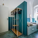 Deluxe Apartment *